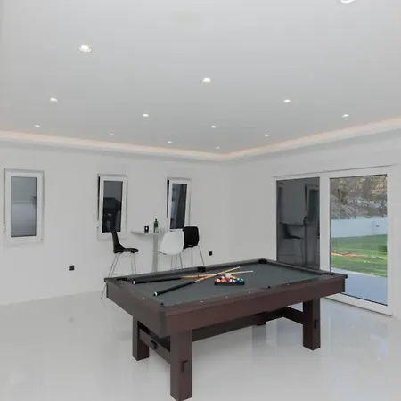 Villa Lea-makarska By Guide *