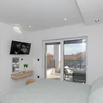 Villa Lea-makarska By Guide