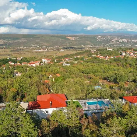 Lea-makarska By Guide