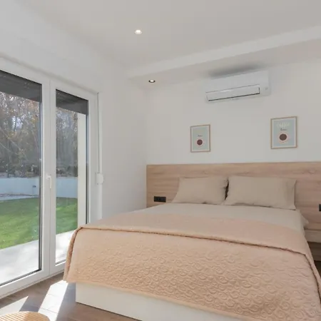 Villa Lea-makarska By Guide