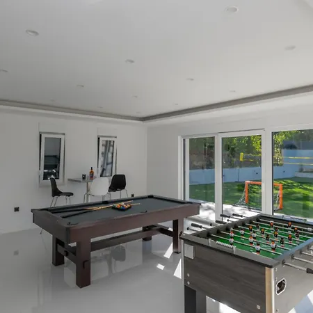 Villa Lea-makarska By Guide *